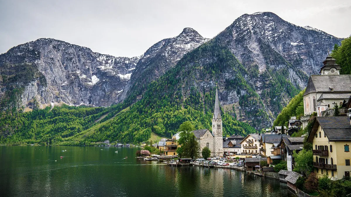Where to Stay in Hallstatt Austria 2026: Hotels, Guesthouses, and Alternatives